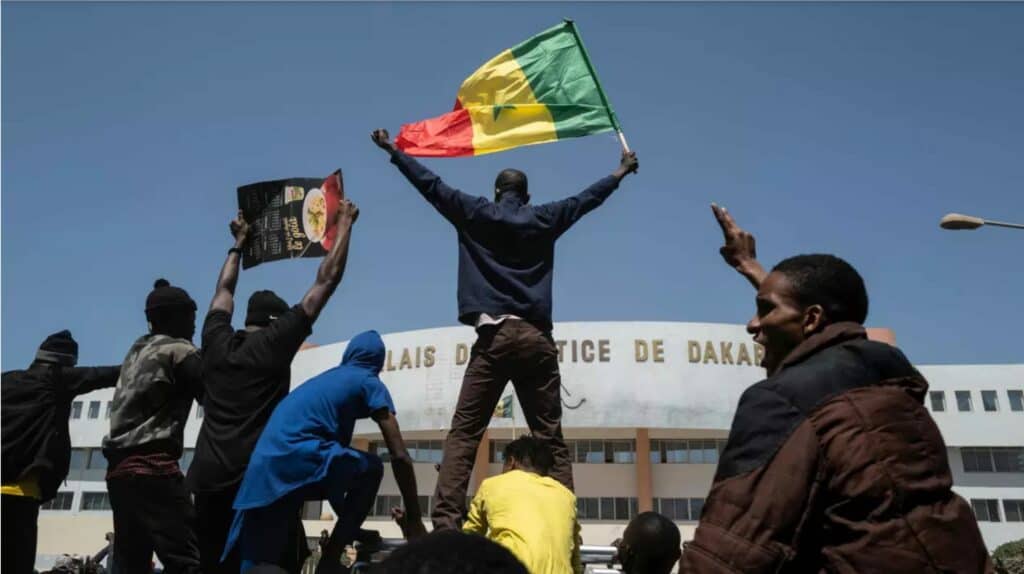 Démocratie. Mobilisation devant le palais de justice à Dakar, Sénégal