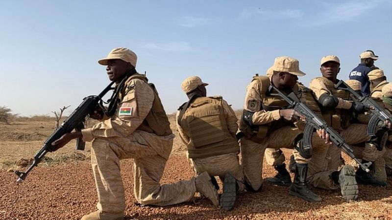 L'armée burkinabè qui a perdu 8 éléments dans les combats affirme avoir "neutralisé" une vingtaine d'assaillants