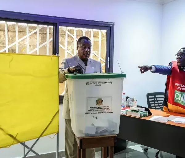 Congo-Brazzaville : Sassou élu dans le silence numérique