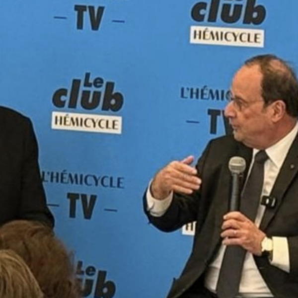 Hollande prend la parole pour la RDC