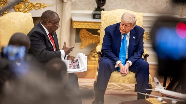 L'entretien du président sud-africain Cyril Ramaphosa avec son homologue Donald Trump, mercredi dans le bureau ovale à la Maison Blanche à Washington, a donné lieu à un échange tendu. REUTERS/Kevin Lamarque/File Photo