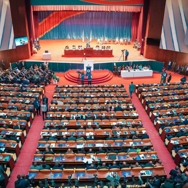 Assemblée nationale de la République démocratique du Congo - Vue élargie sur la salle de plénière. Droit photo : © Min Communication et Médias.