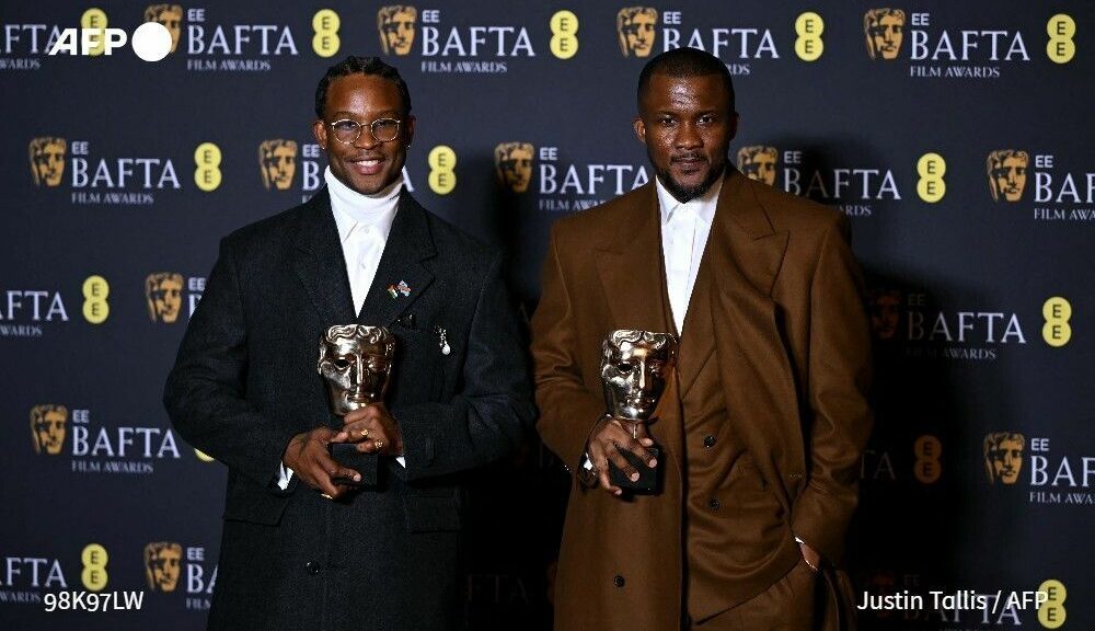 Le réalisateur anglo-nigérian Akinola Davies Jr. et le scénariste Wale Davies