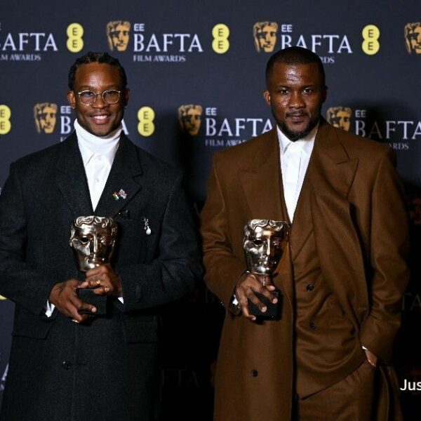 Le réalisateur anglo-nigérian Akinola Davies Jr. et le scénariste Wale Davies