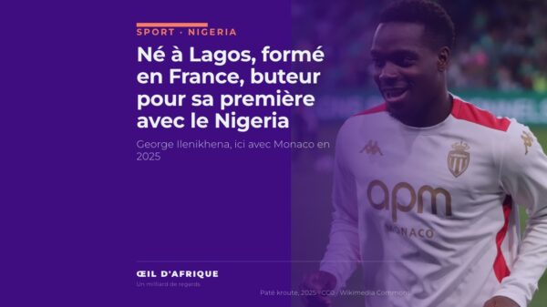George Ilenikhena à l'échauffement sous le maillot de l'AS Monaco en 2025, avant de choisir le Nigeria
