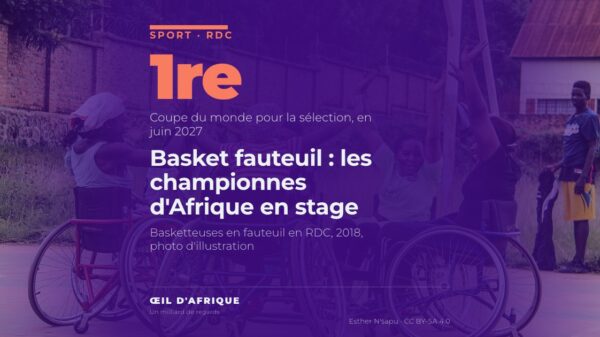 Joueuses congolaises de basket fauteuil levant les bras sur un terrain en RDC, comme les Léopards dames qui visent le podium mondial