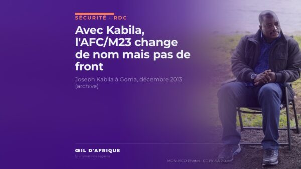 Joseph Kabila assis au bord du lac Kivu à Goma en 2013, l'ancien président désormais à la tête du FRN de Kabila