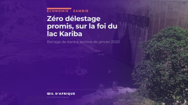 Mur du barrage de Kariba et ses vannes au-dessus du Zambèze, réservoir dont dépend la promesse de zéro délestage en Zambie